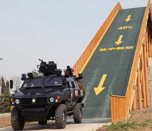 ʿfor police use棨armored vehicle